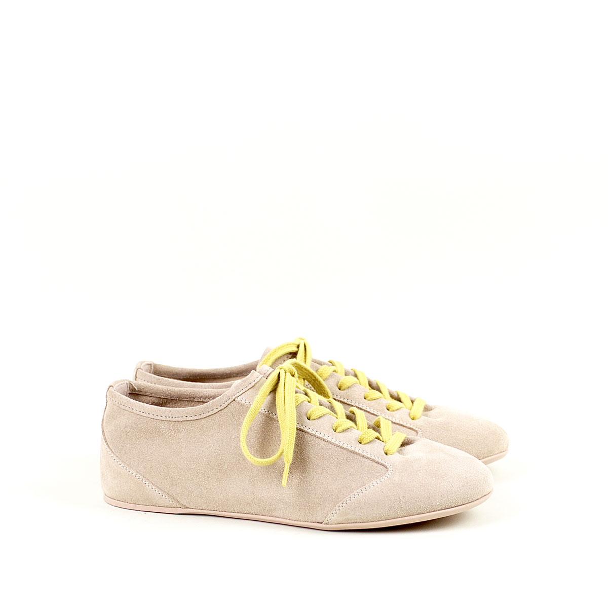 AGL Schnürer mit gelbem Senkel